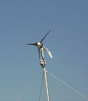 香港天文台的小型风力发电机。 以上文字说明这张图片。 香港天文台的小型风力发电机。 以上文字说明这张图片。