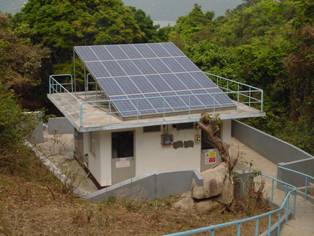 3.36千瓦独立太阳能发电系统(太阳能板和蓄电池室)。 以上文字说明这张图片。 3.36千瓦独立太阳能发电系统(太阳能板和蓄电池室)。 以上文字说明这张图片。